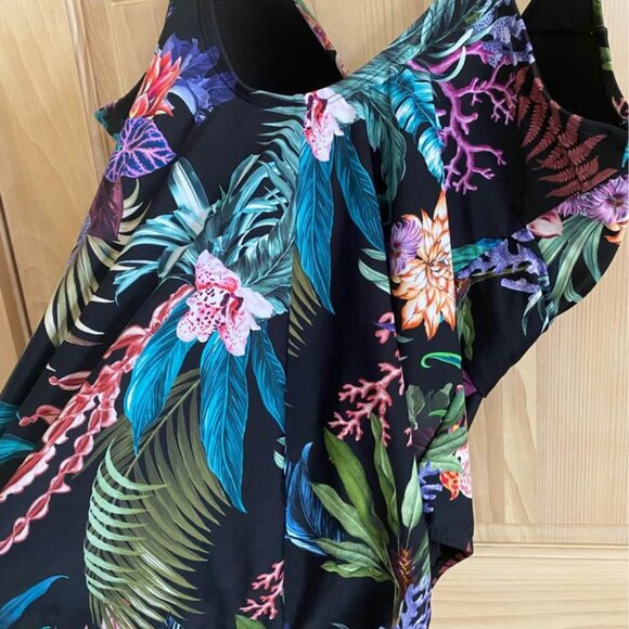 Women’s Terra & Sky floral colorful swimsuit. Size 2X (20W-22W) Like new. - Picture 7 of 9